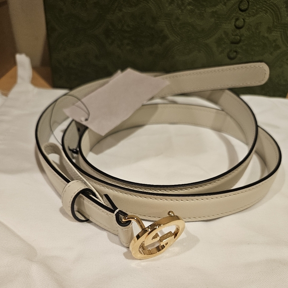 Gucci Slim Belt White Leather Gold Buckle Women’s Size 110